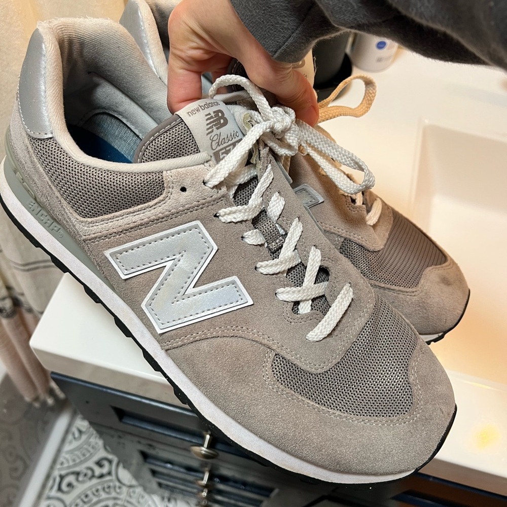 New Balance Men's Classic Gray and White Sneakers